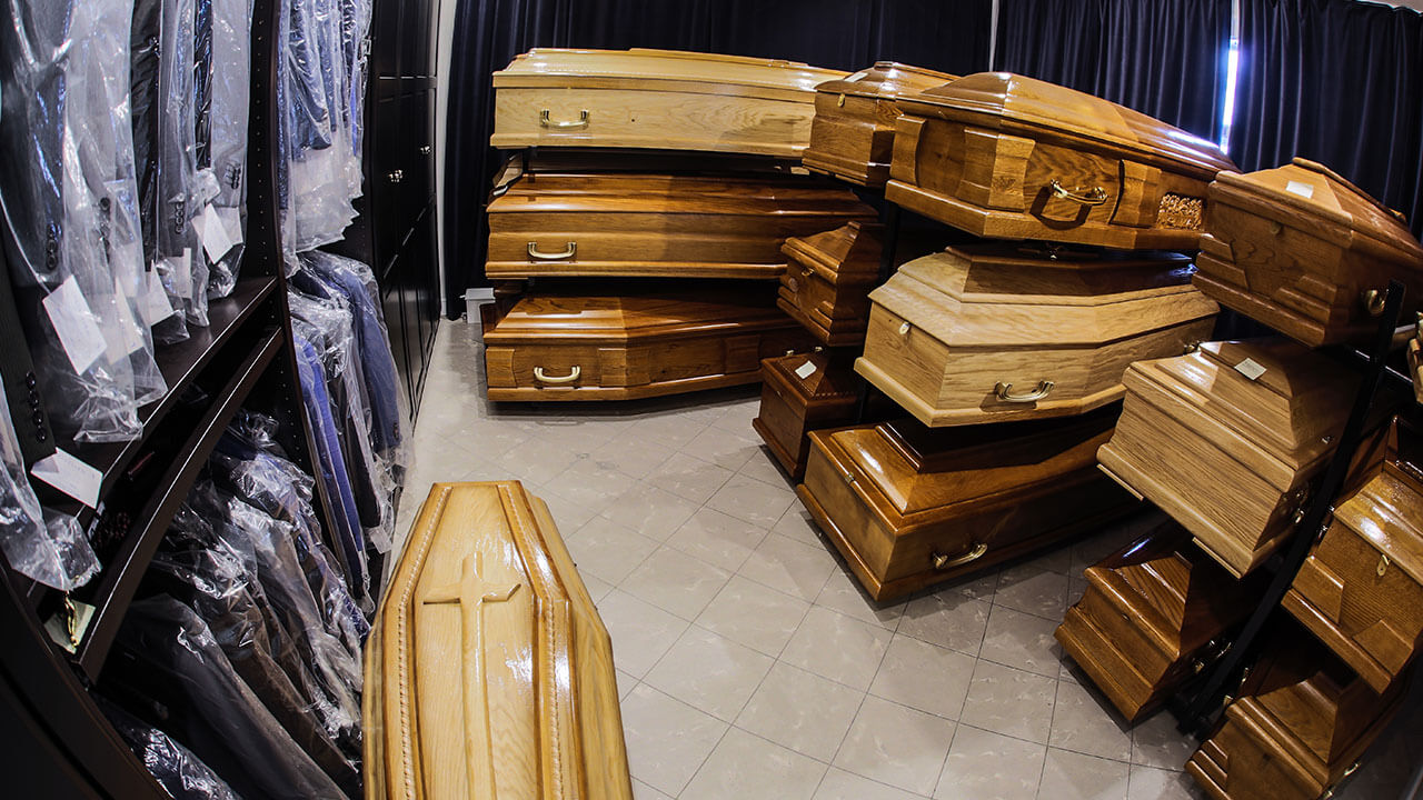 Zakład pogrzebowy w Tarnobrzegu sprzedaż urn i trumien oraz akcesoriów pogrzebowych